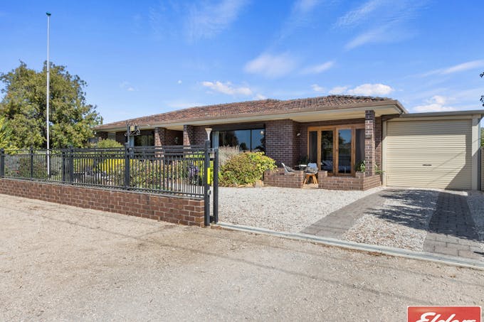 32 Curramulka Road, Port Vincent, SA, 5581 - Image 1