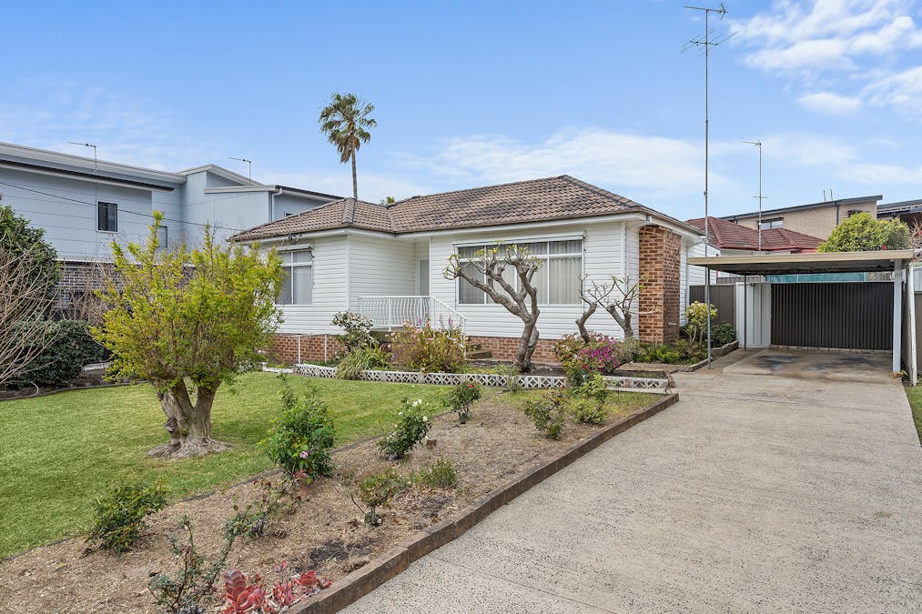 43 Farmborough Road, Unanderra, NSW, 2526 - Image 1