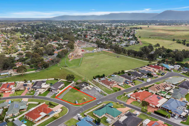 2 Kardella Avenue — photo from Elders Real Estate Wollongong