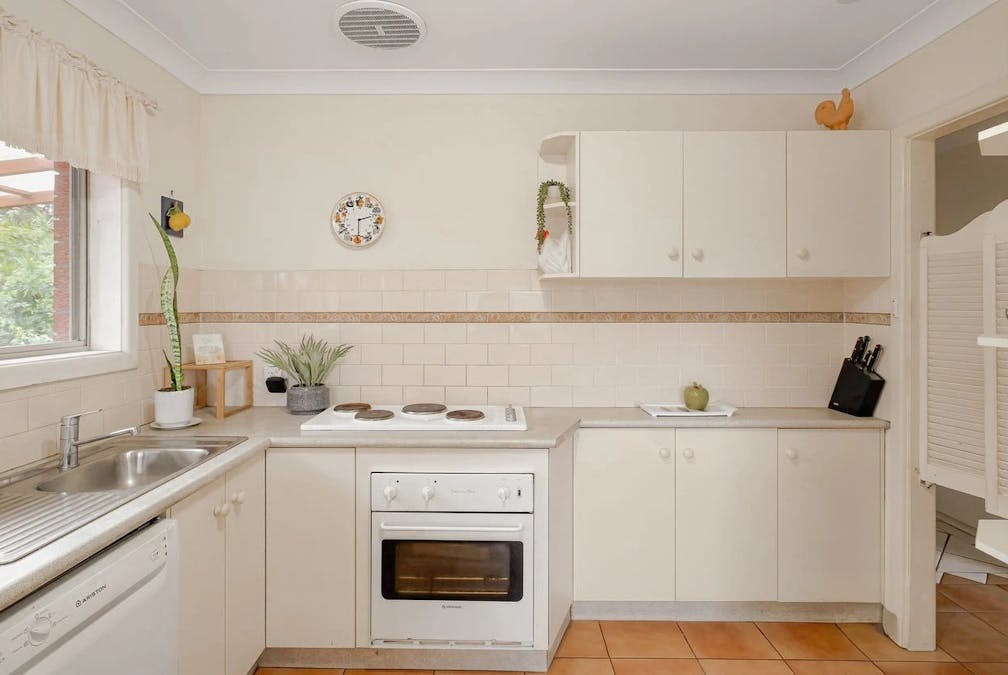 18 Gorrell Crescent, Mangerton, NSW, 2500 - Image 7