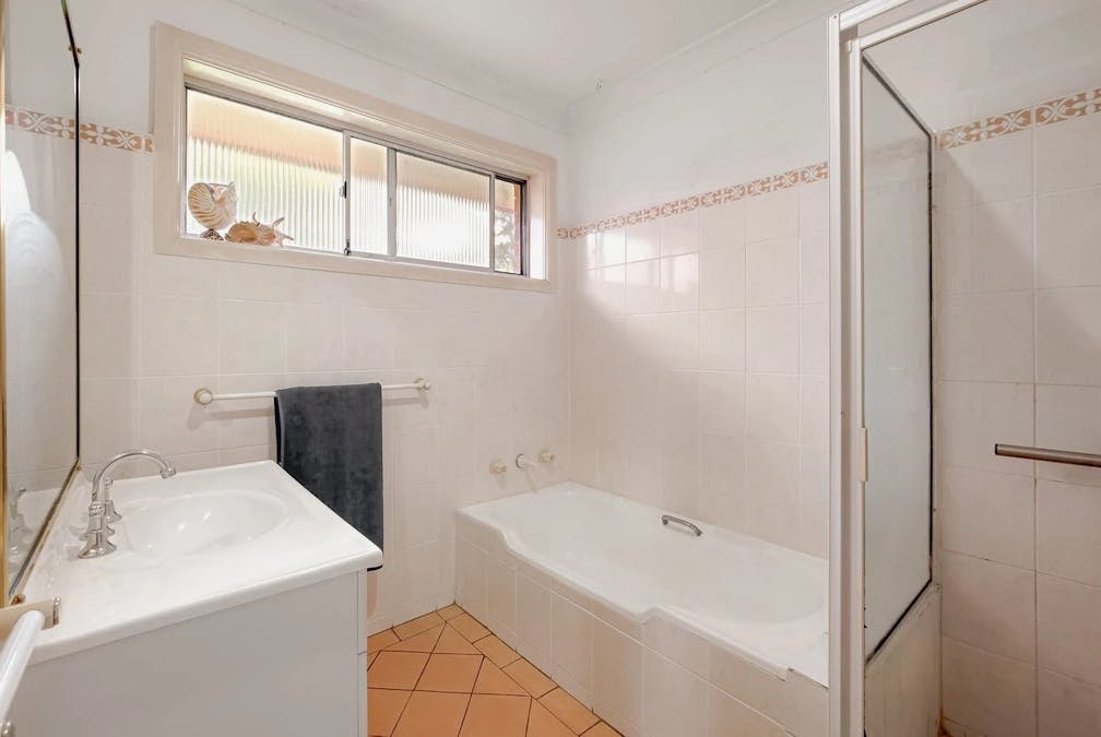 18 Gorrell Crescent, Mangerton, NSW, 2500 - Image 8