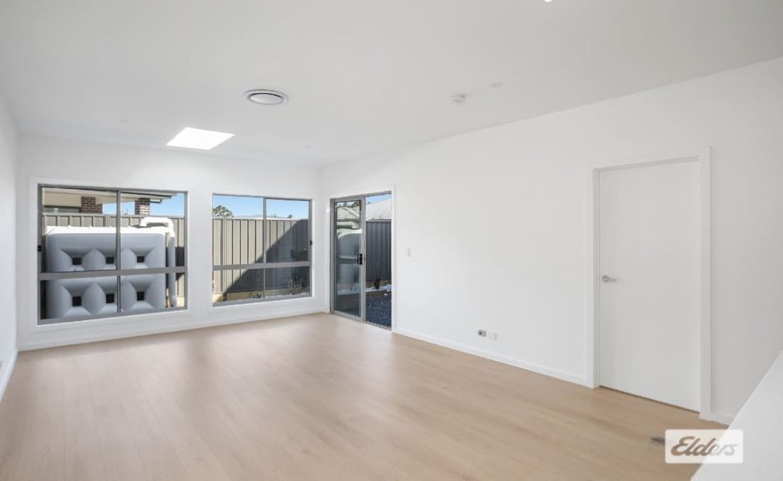 8a Greyleigh Street, Horsley, NSW, 2530 - Image 2
