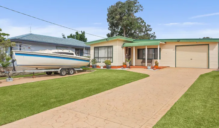 9 Deakin Street, Oak Flats, NSW, 2529