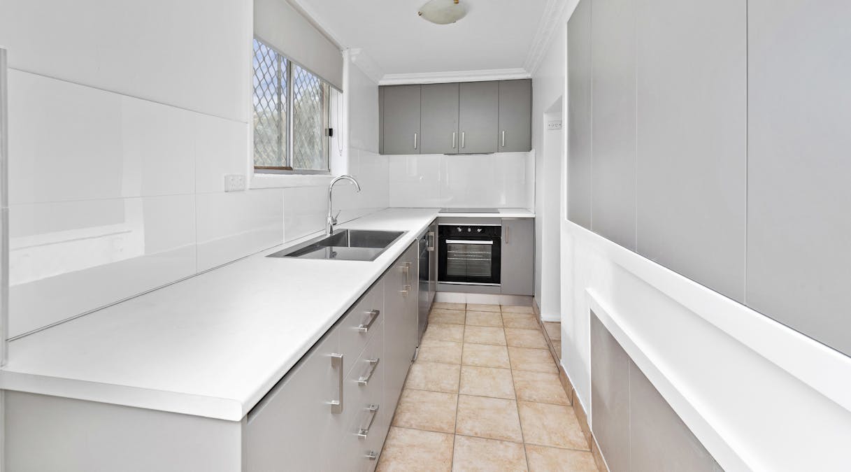 1/37 Foothills Road, Mount Ousley, NSW, 2519 - Image 2