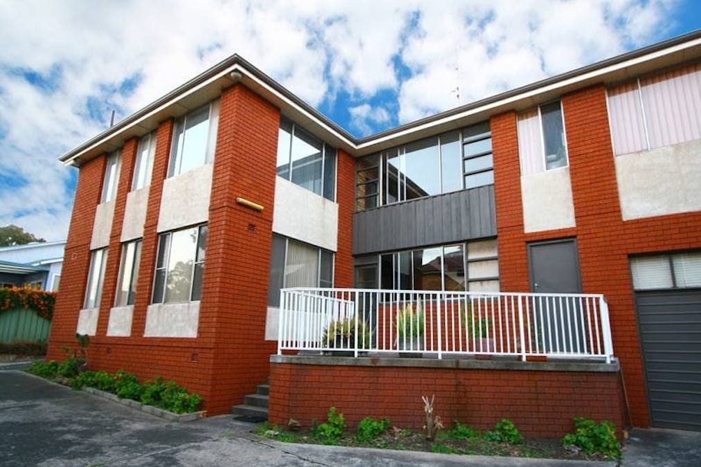 4/44 Bridge Street, Coniston, NSW, 2500 - Image 1