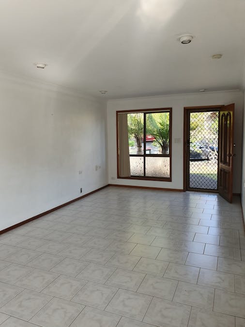 4 Goolagong Circuit, Mount Warrigal, NSW, 2528 - Image 3