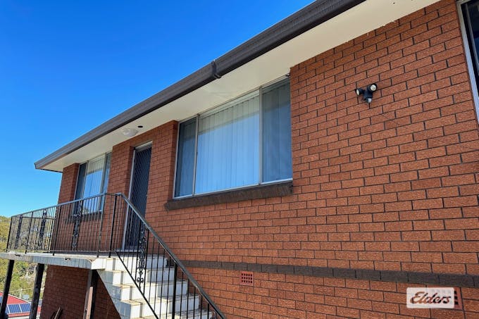 2/17 Pine Crescent, Coniston, NSW, 2500 - Image 1