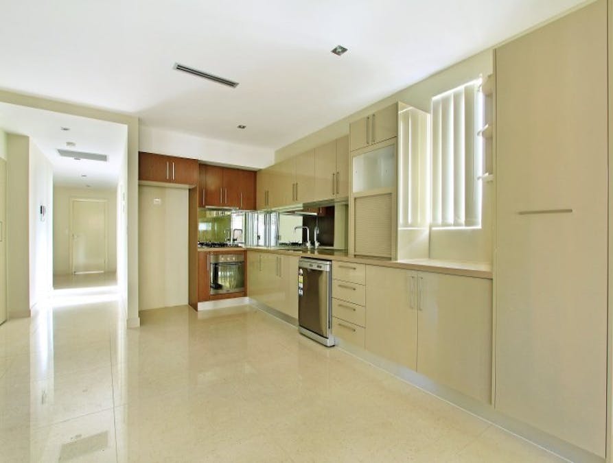 2/32 Bourke Street, North Wollongong, NSW, 2500 - Image 2