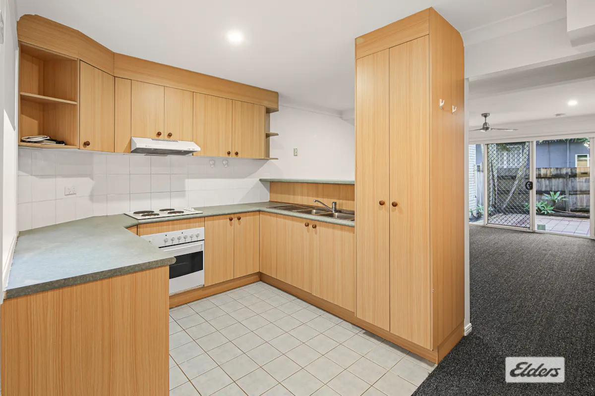 8/2 Blackburn Street — photo 3 of 11