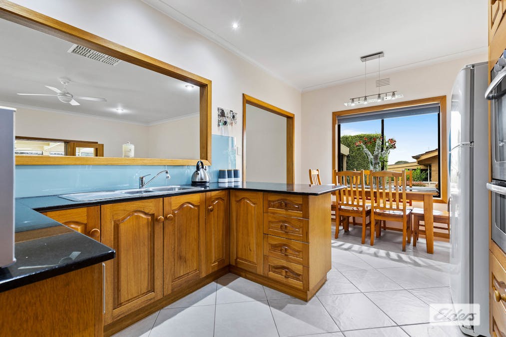 2 Henderson Street, Ararat, VIC, 3377 - Image 3