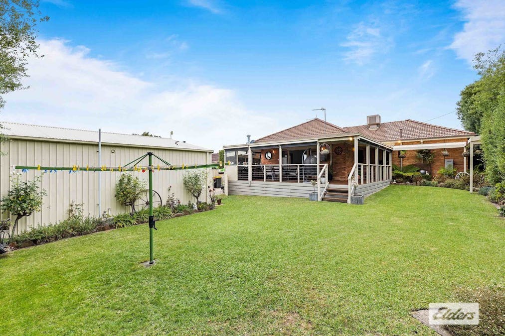 2 Henderson Street, Ararat, VIC, 3377 - Image 17