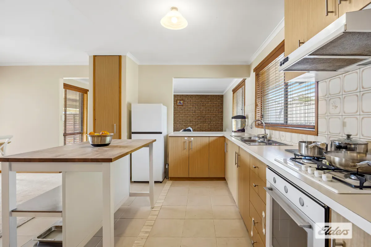 4/9 Scherger Crescent — photo 4 of 25