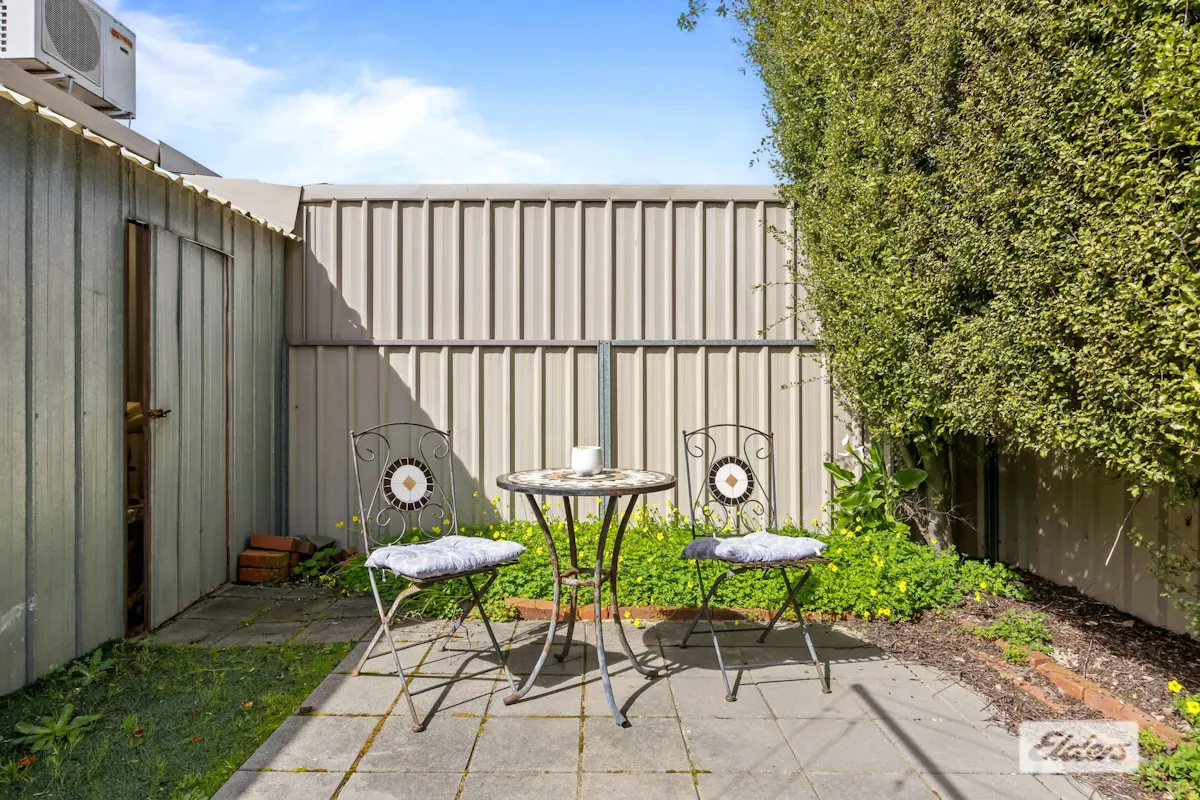 4/9 Scherger Crescent — photo 20 of 25