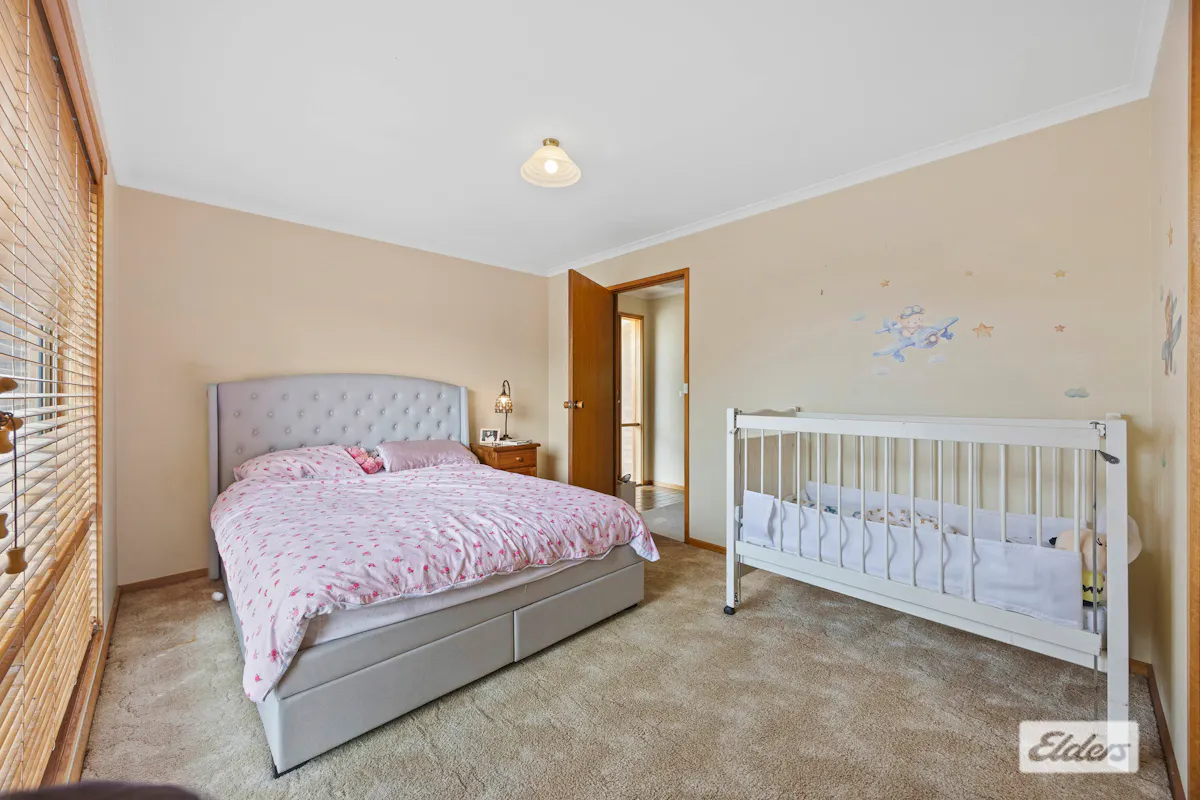 4/9 Scherger Crescent — photo 17 of 25