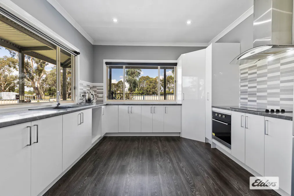 4 Ash Grove, Ararat, VIC, 3377 - Image 3