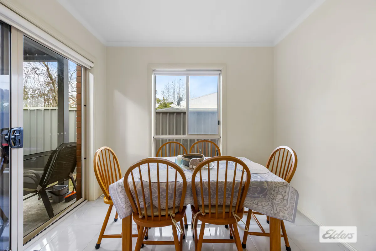 31 Laidlaw Street — photo 10 of 25