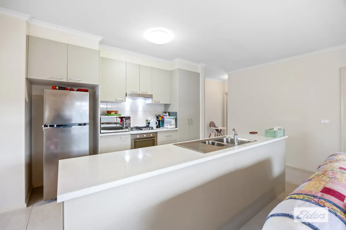 31 Laidlaw Street — photo 6 of 25