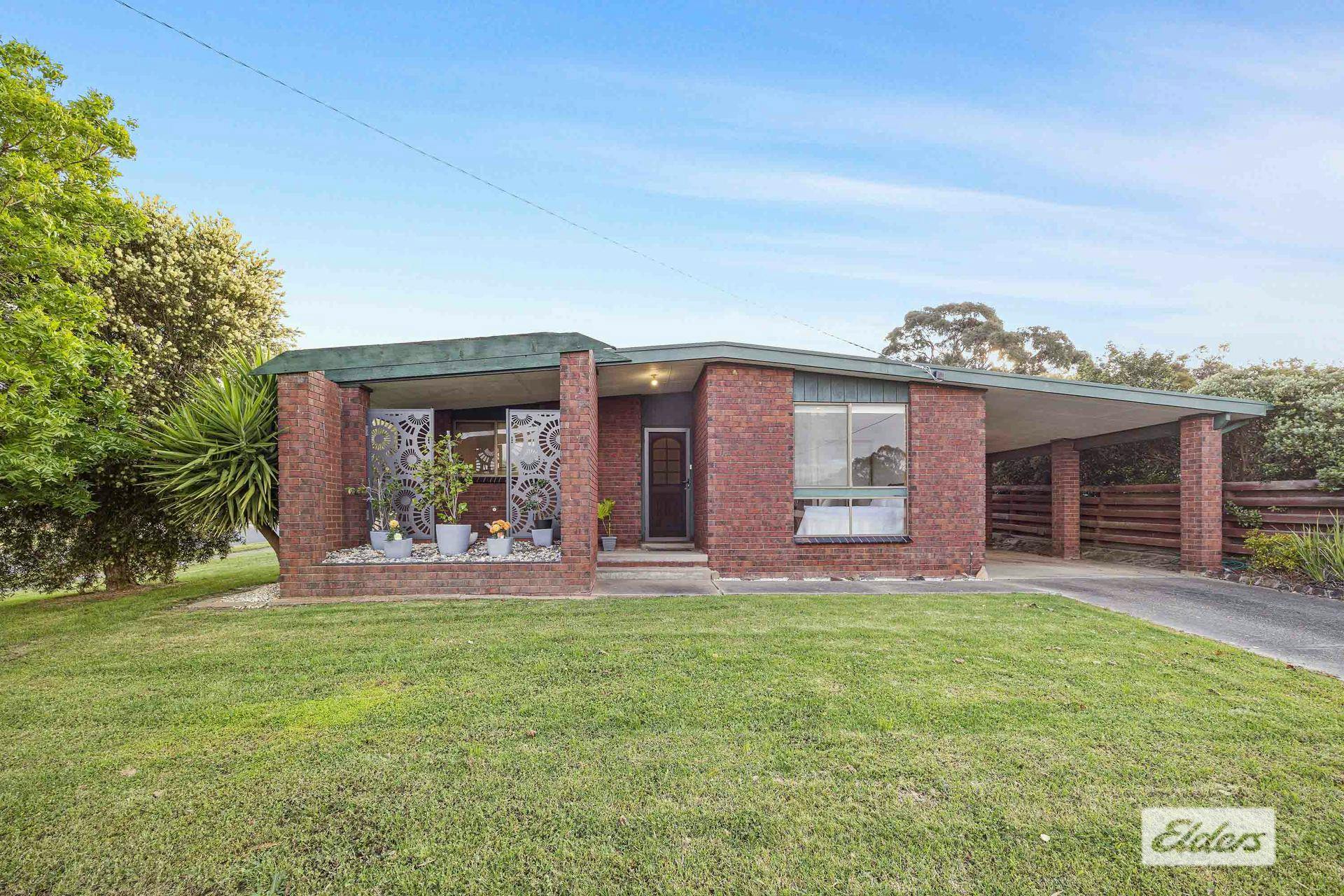 17 Ellerker Avenue, Ararat, VIC, 3377 Sold Elders Real Estate