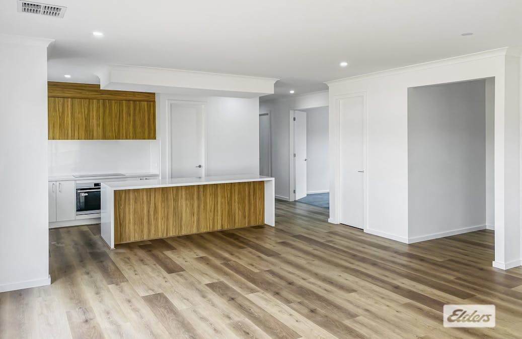 2 Thornbury Close, Ararat, VIC, 3377 - Image 4