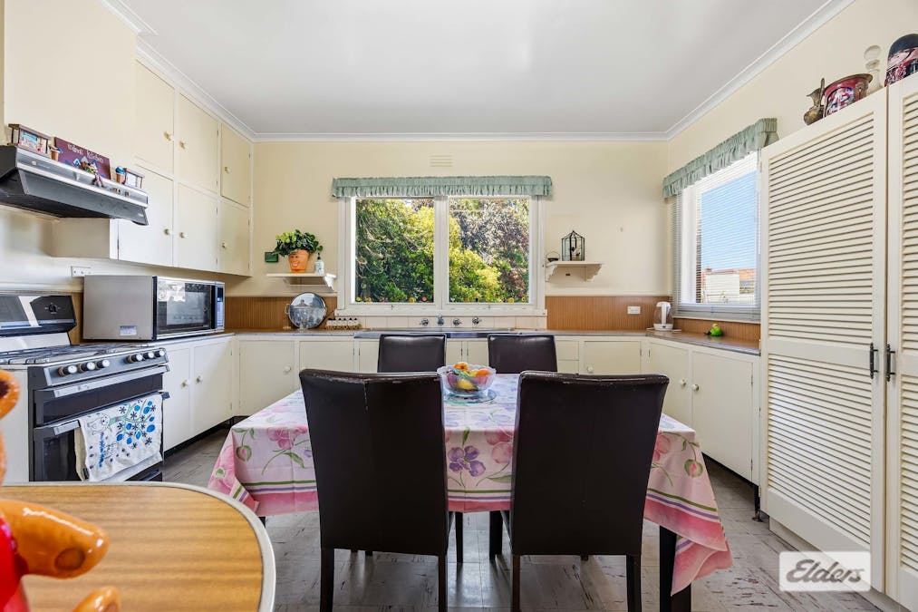 42 Banfield Street, Ararat, VIC, 3377 - Image 15