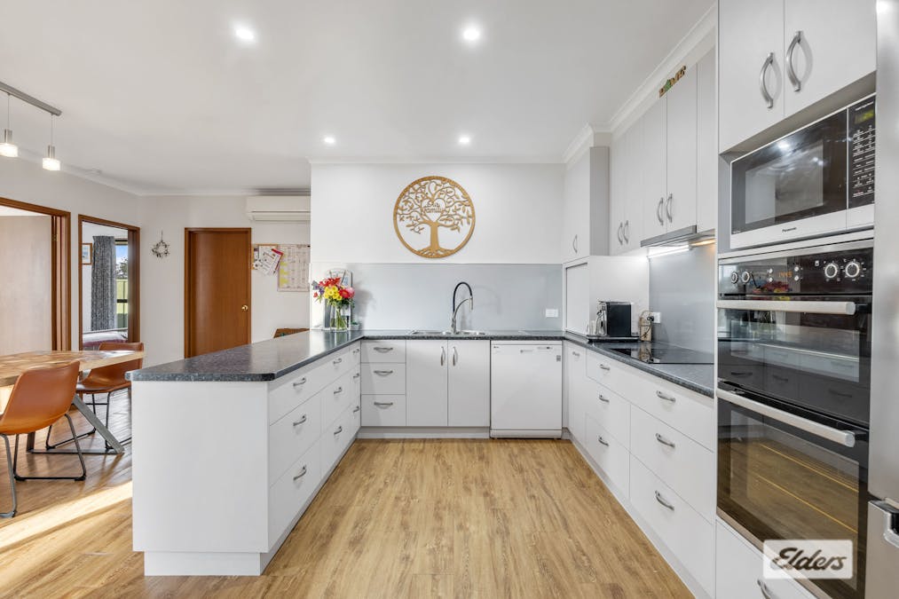 22 Elizabeth Street, Ararat, VIC, 3377 - Image 3
