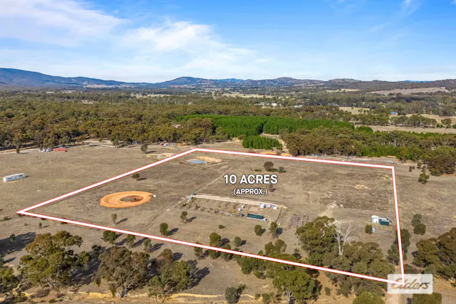 Lennons Lane — photo from Elders Real Estate Stawell