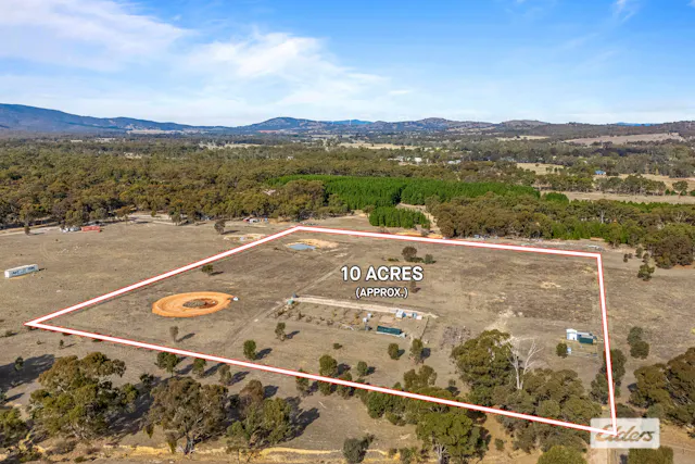 Lennons Lane — photo from Elders Real Estate Stawell