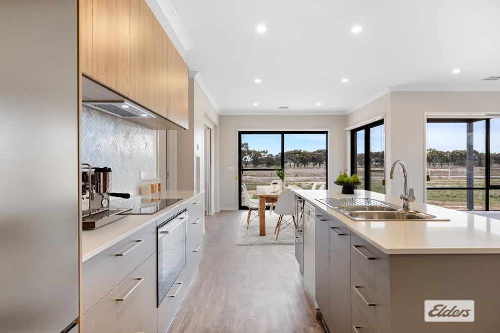 4 Carthew Rise, Ararat, VIC, 3377 - Image 3