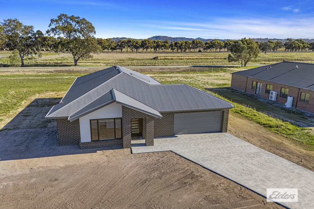4 Carthew Rise, Ararat, VIC, 3377 - Image 2