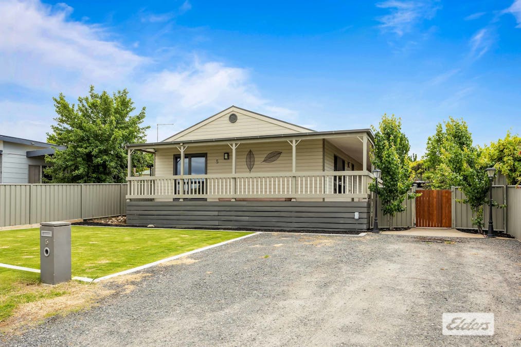 5 Evan Street, Stawell, VIC, 3380 - Image 1