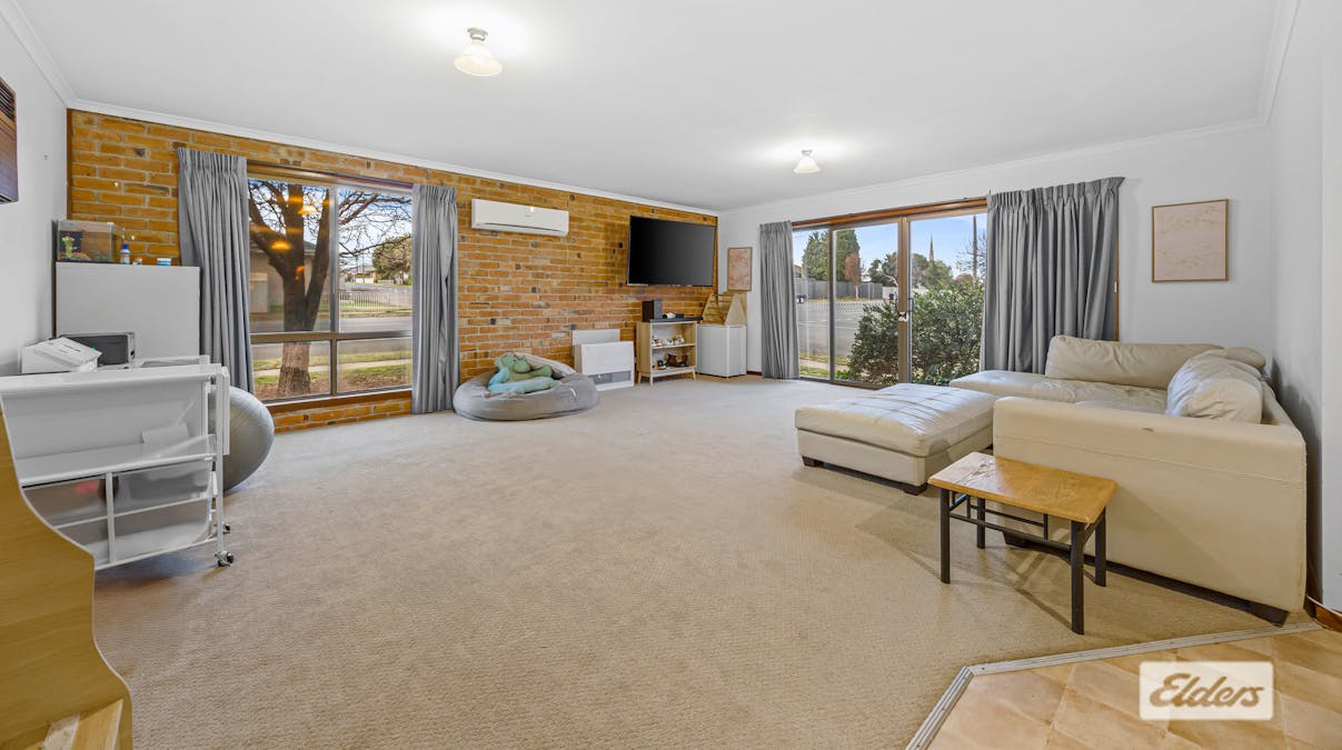 9 Ligar Street, Stawell, VIC, 3380 - Image 2