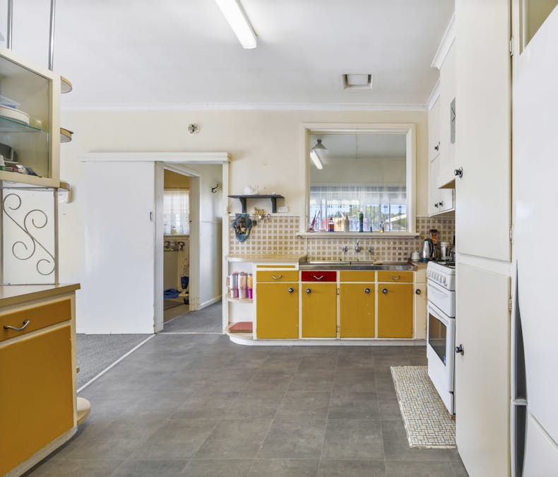 42 Napier Street, Stawell, VIC, 3380 - Image 2