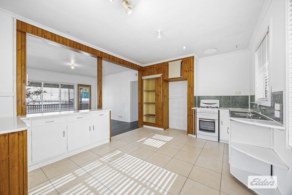 10 Freeland Avenue, Stawell, VIC, 3380 - Image 2