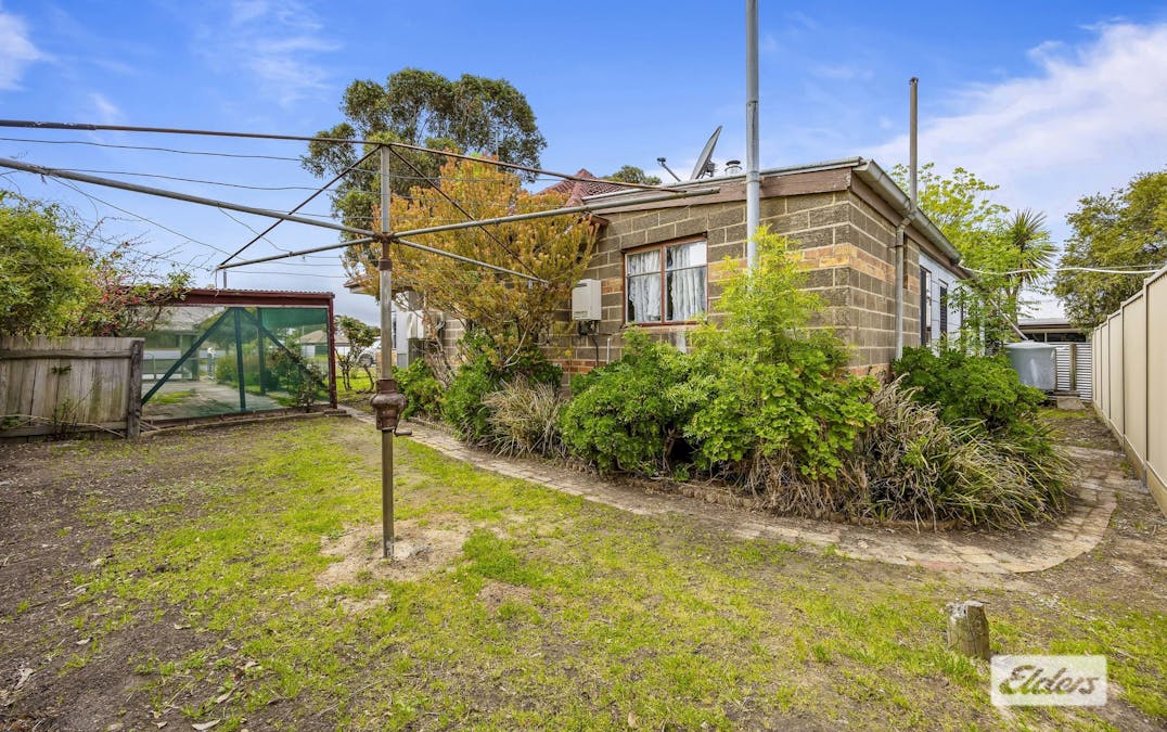 27 Blake Street, Ararat, VIC, 3377 - Image 14