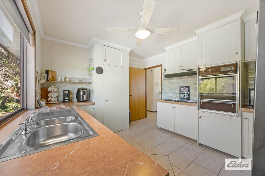 27 Henderson Street, Ararat, VIC, 3377 - Image 4