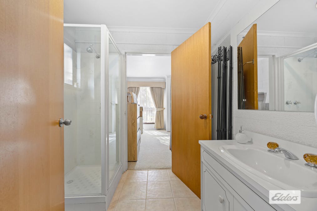 27 Henderson Street, Ararat, VIC, 3377 - Image 18