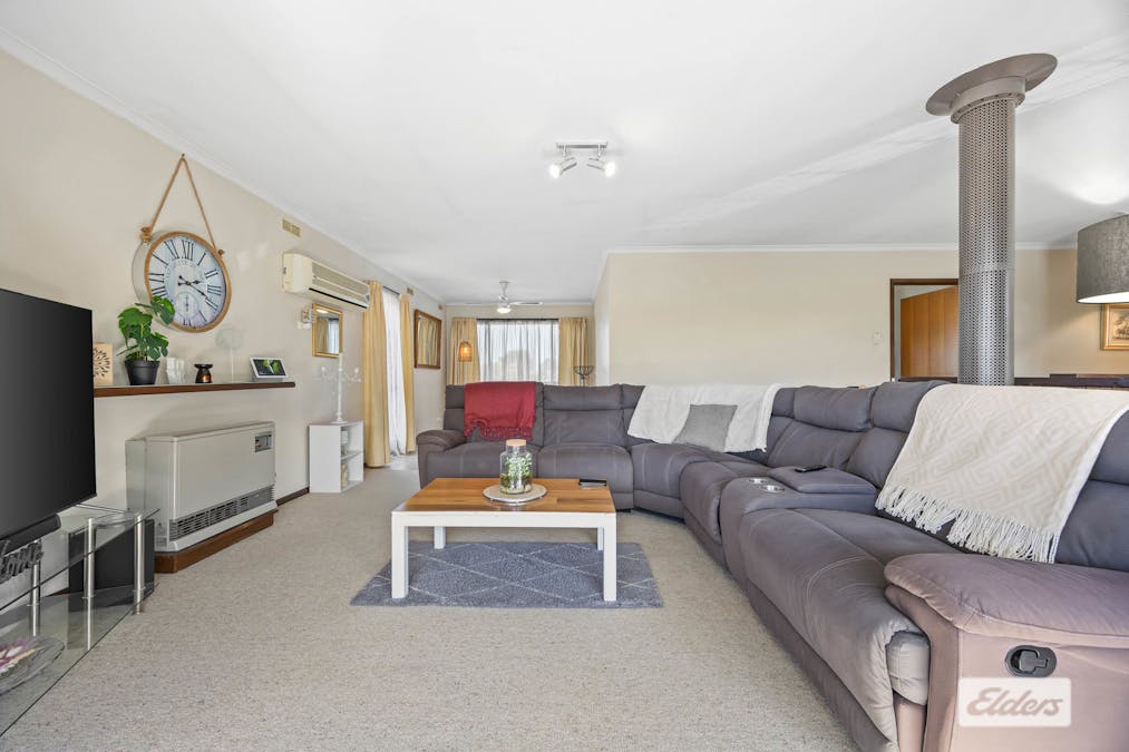 27 Henderson Street, Ararat, VIC, 3377 - Image 9