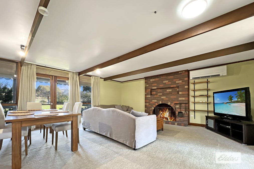12 Wattle Crescent, Ararat, VIC, 3377 - Image 3