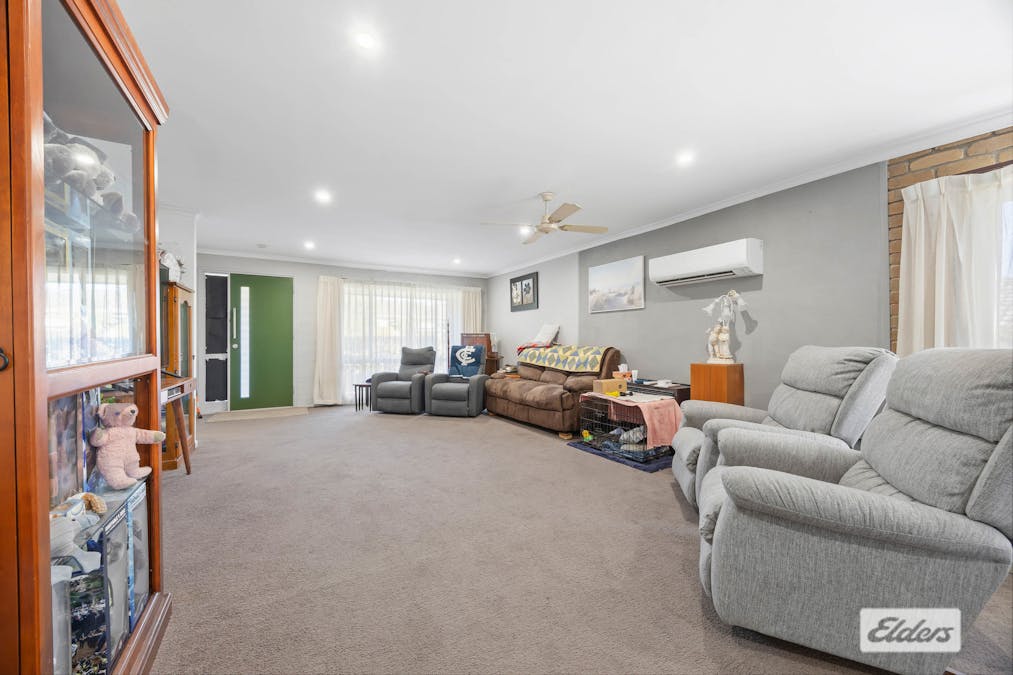 18 Ellerker Avenue, Ararat, VIC, 3377 - Image 8