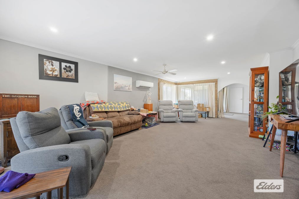 18 Ellerker Avenue, Ararat, VIC, 3377 - Image 9
