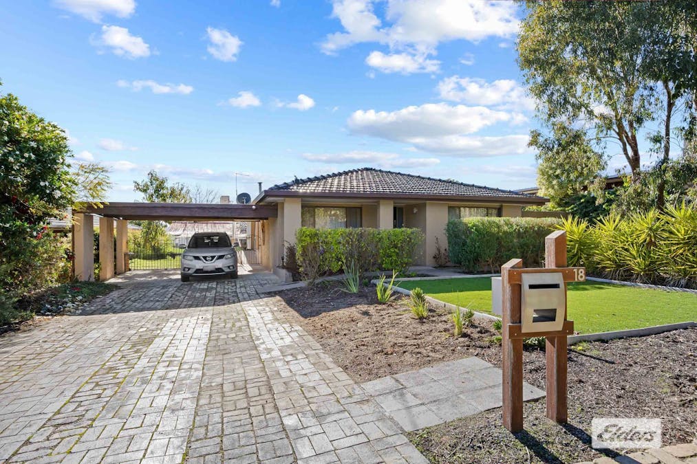 18 Ellerker Avenue, Ararat, VIC, 3377 - Image 2