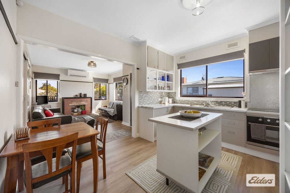 4 Steven Crescent, Ararat, VIC, 3377 - Image 3