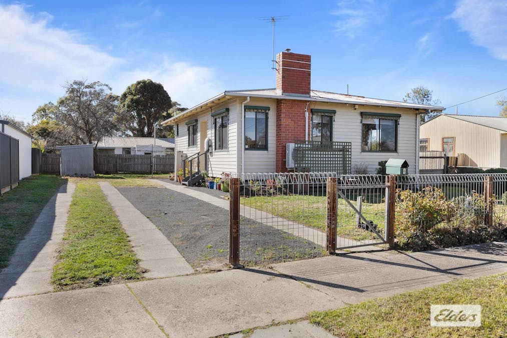 4 Steven Crescent, Ararat, VIC, 3377 - Image 13