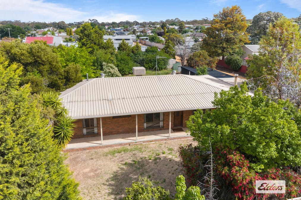 15 Bennett Street, Stawell, VIC, 3380 - Image 2