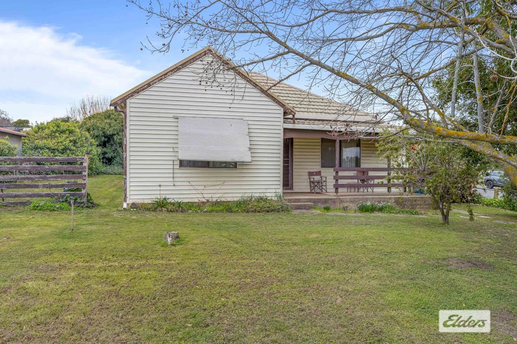 42 Darlington Road, Stawell, VIC, 3380 - Image 2