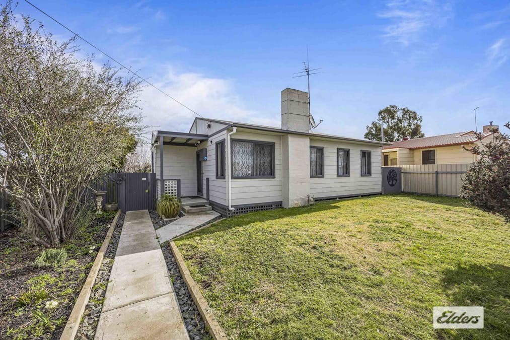 7 Steven Crescent, Ararat, VIC, 3377 - Image 1
