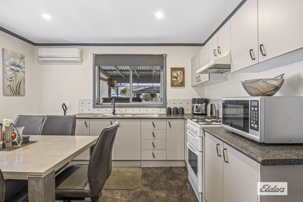 7 Steven Crescent, Ararat, VIC, 3377 - Image 6