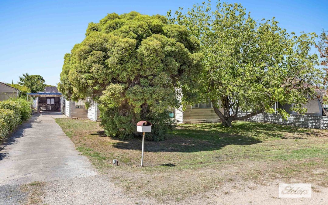 14 Baird Street, Ararat, VIC, 3377 - Image 2