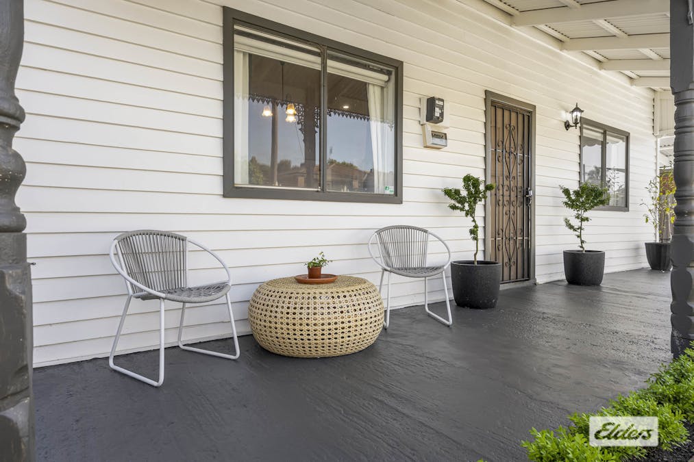 17 Mahnke Street, Stawell, VIC, 3380 - Image 2