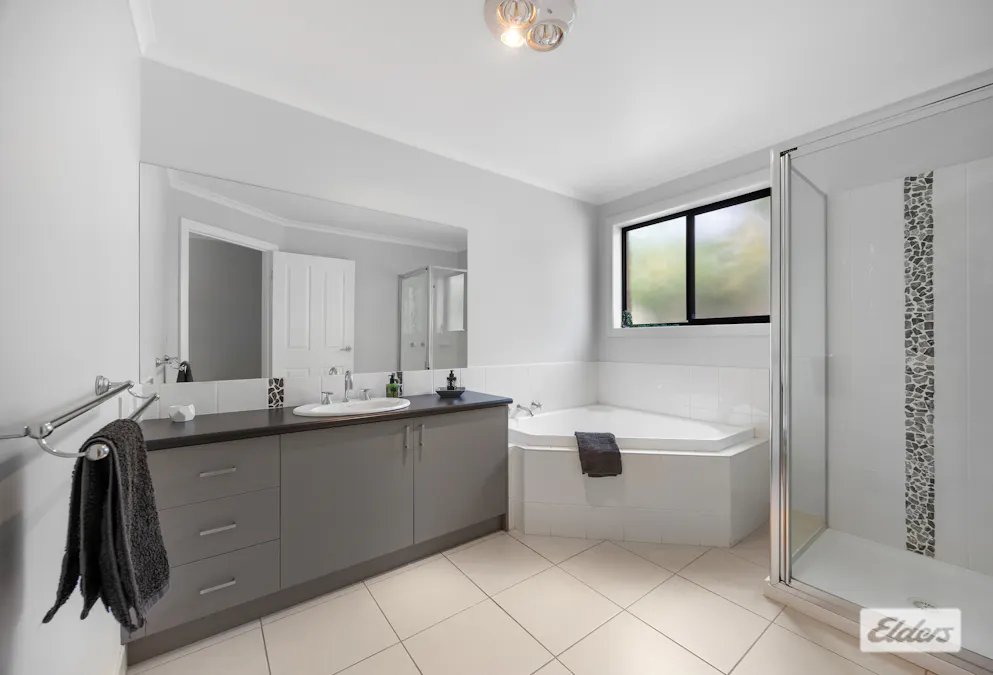 15 Hucker Street, Ararat, VIC, 3377 - Image 17